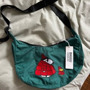 NWT Baggu Limited Peanuts/Snoopy Crescent Bag